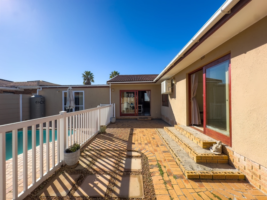3 Bedroom Property for Sale in Soneike Western Cape